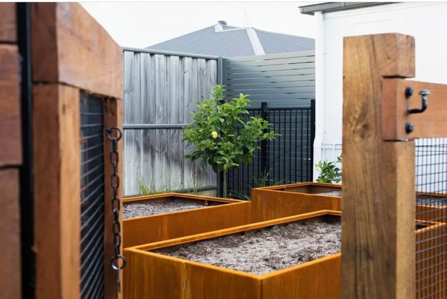SHAPESCAPER steel landscaping project
